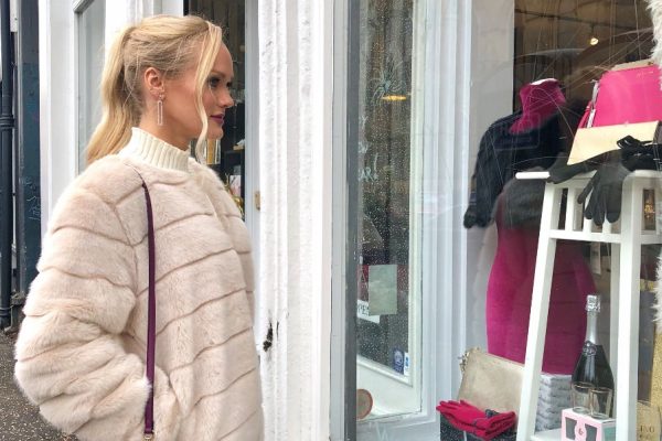 HOW TO LOOK GLAMOROUS EVERY DAY